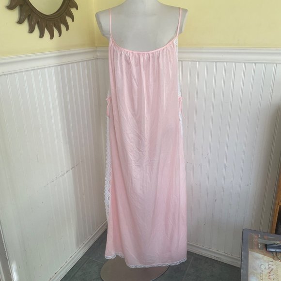 Jillie Other - Jillie New York Vintage 70s 80s rayon night gown with panties pink lace OS